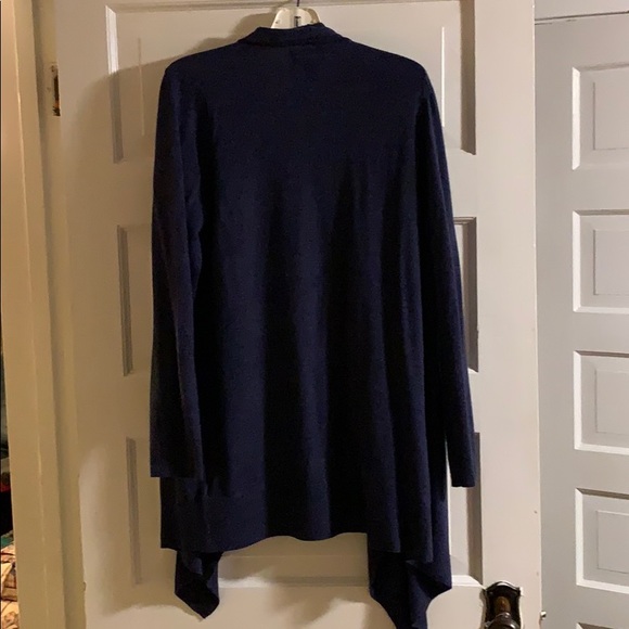 Gorgeous flowy merino wool cardigan in purple - Picture 3 of 3